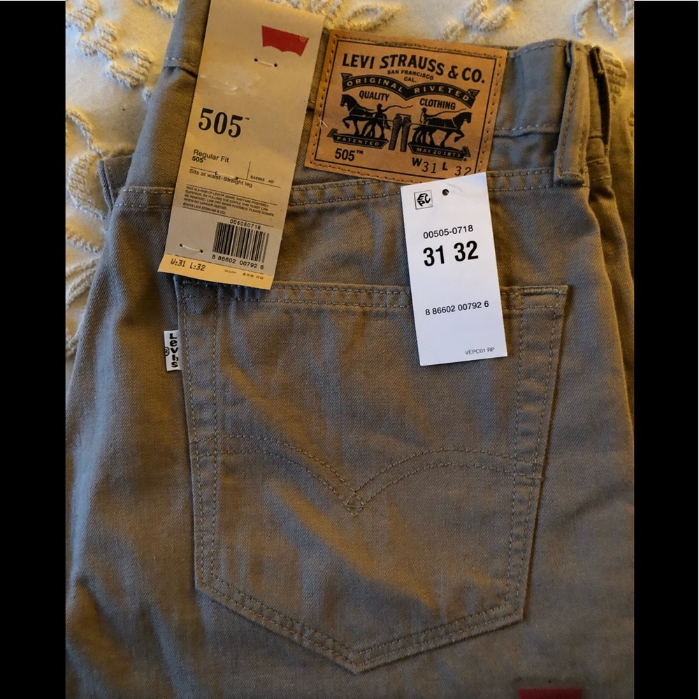 Men’s Levi 505 Khaki Jeans NWT 31/32